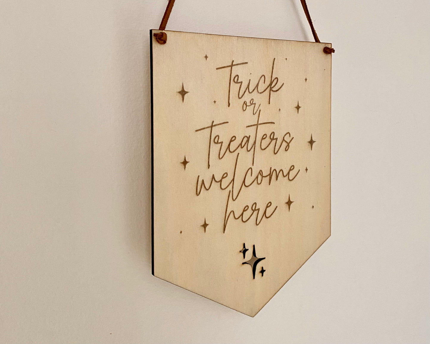 Wooden 15cm Halloween Trick or Treat Banner