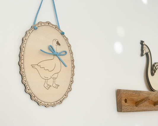 Scallop Edge Goose Hanging